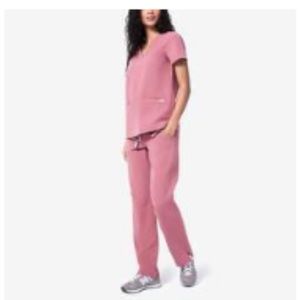 Women’s mauve kade tall cargo scrub pants